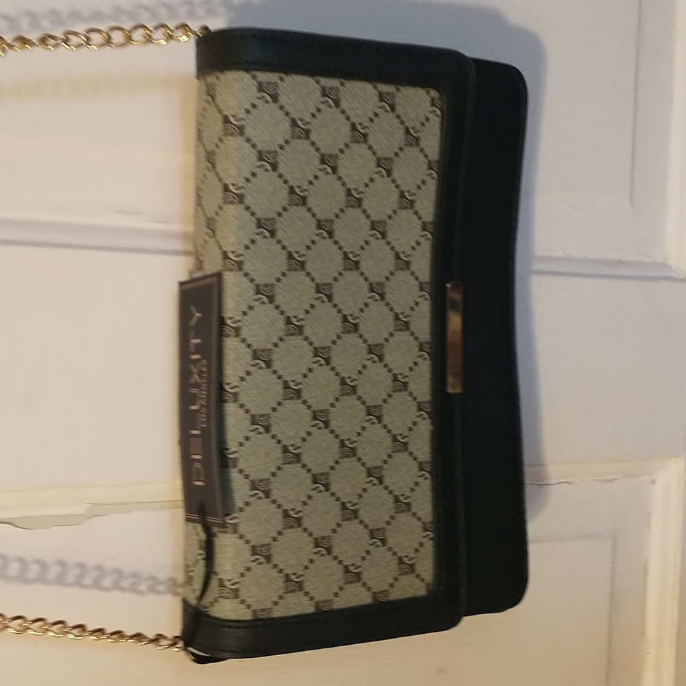 Brand new w/ tags deluxity los angeles purse gold chain strap cross body